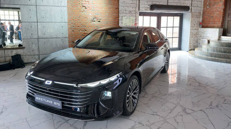 FAW представил обновленный лифтбек B70 и анонсировал новинки для РФ