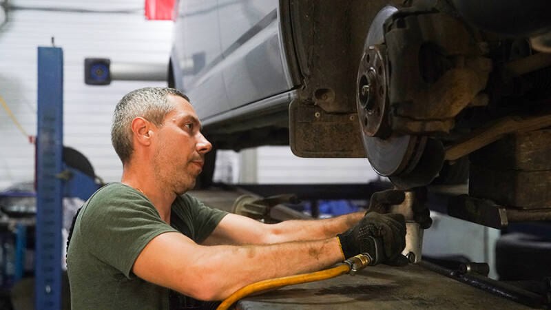 Автоэксперт назвал четыре признака неисправности тормозов