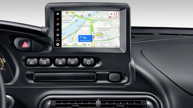 АвтоВАЗ начал выпуск Niva Travel со встроенной &laquo;Алисой&raquo;