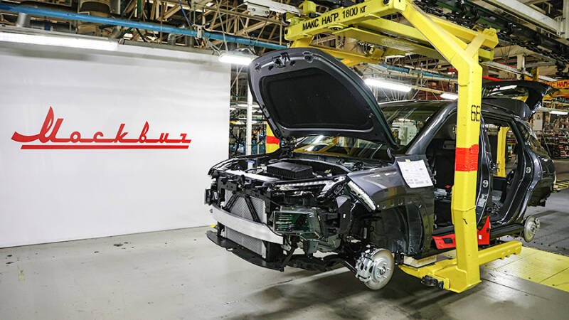 Завод &laquo;Москвич&raquo; опроверг падение на работника станка весом 700 кг