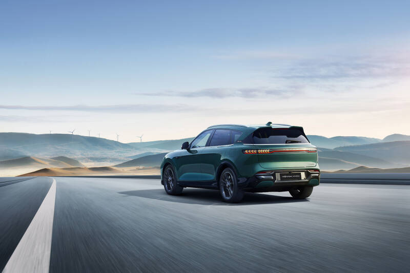 Отбелили продажи: &laquo;серых&raquo; электромобилей и гибридов стали ввозить меньше