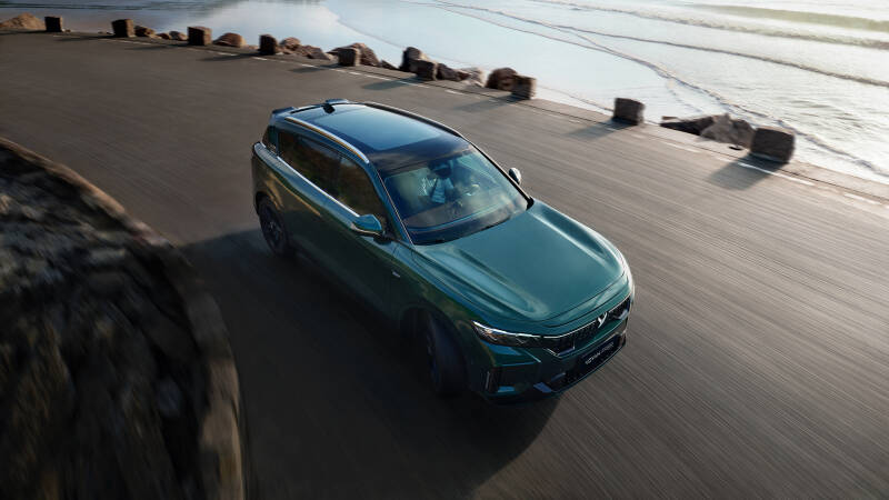 Отбелили продажи: &laquo;серых&raquo; электромобилей и гибридов стали ввозить меньше